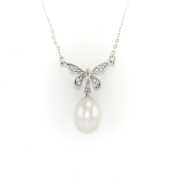 Stříbrný náhrdelník s pravou perlou