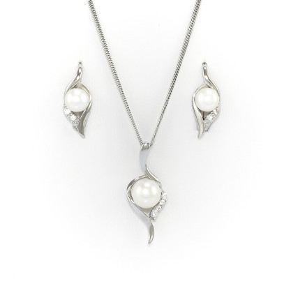 Stříbrná souprava s perlami